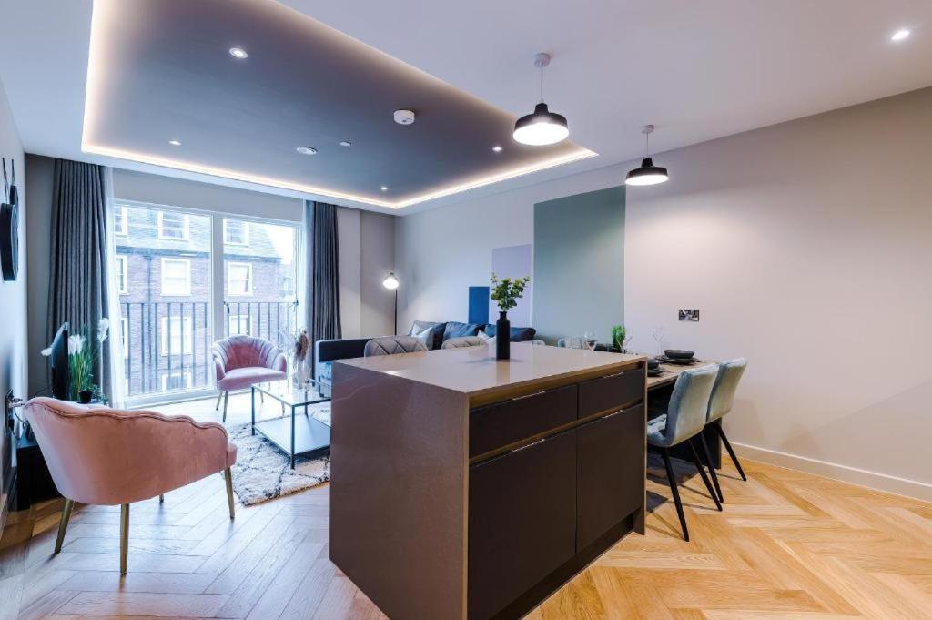 Exquisite Central York Abode Sleeps 6! エクステリア 写真