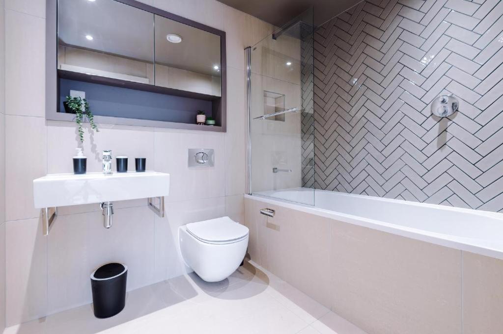 Exquisite Central York Abode Sleeps 6! エクステリア 写真